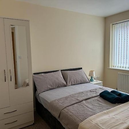 Rooms 7 Minutes From Etihad Mánchester Exterior foto