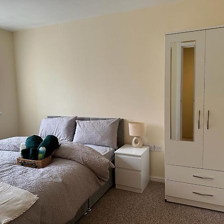 Rooms 7 Minutes From Etihad Mánchester Exterior foto