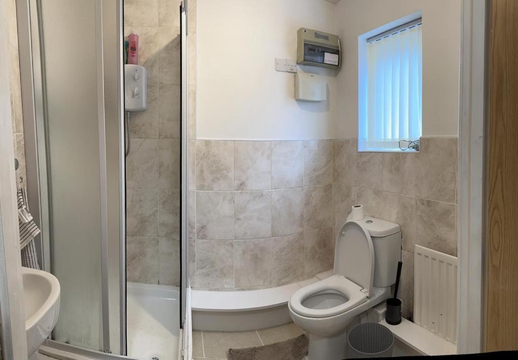 Rooms 7 Minutes From Etihad Mánchester Exterior foto